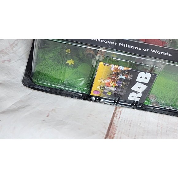 Wizard Cats 9-Piece Interchangeable Figurines Roblox Set with Exclusive Virtual - Picture 5 of 12